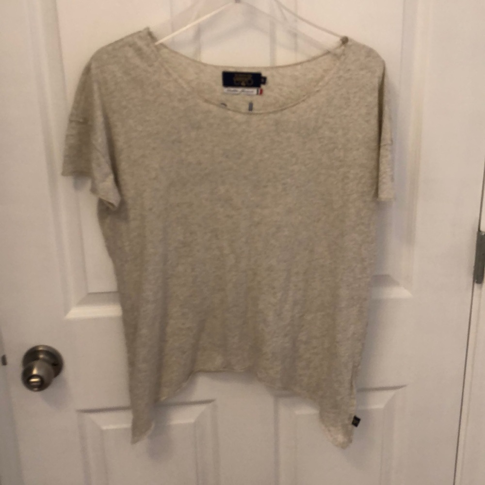 Light gray top - Picture 3 of 4